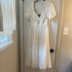 Casual White Puff Sleeve Dress